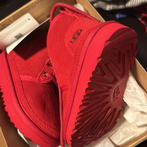 Toddler Uggs size 8 Neumel - Picture 2 of 3